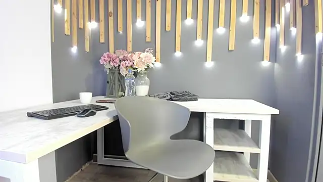 andreazoe online show from June 3, 2:55 pm