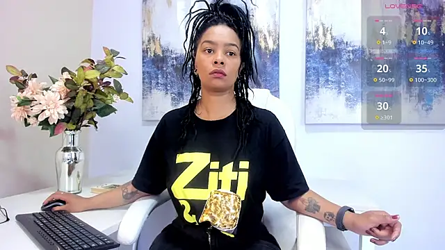 andreazoe online show from May 30, 2:26 pm