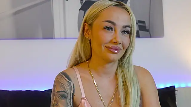 FrancescaGrayy online show from July 24, 7:00 pm