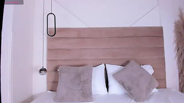 AteneaSweety online show from April 17, 1:57 pm