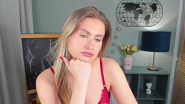 delinasis online show from April 16, 1:28 am