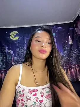 Itze Mua online show from March 25, 7:33 am