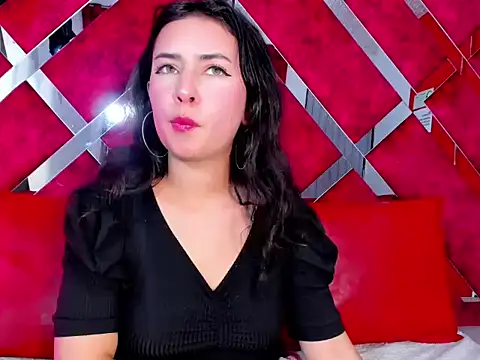 chrisstin foxx  online show from April 7, 5:31 am