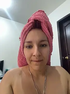 Amelie-RedHoney online show from April 15, 7:47 pm