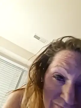 beeeuhh online show from April 2, 4:54 am