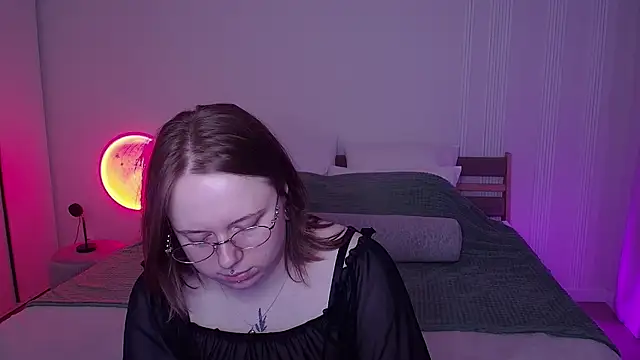 SelenaLily online show from April 10, 2:45 pm