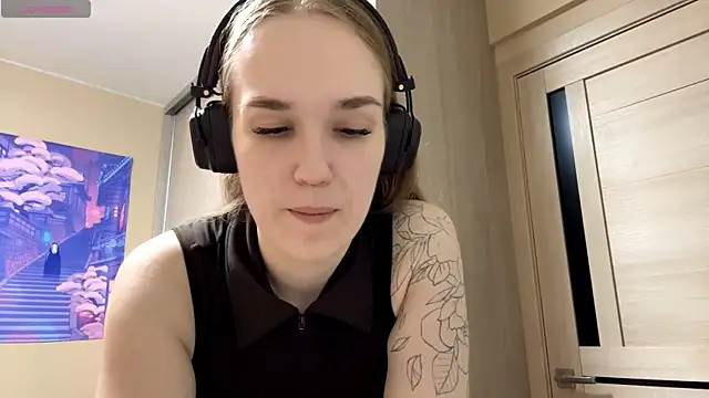 DenitaSpace online show from April 17, 4:42 pm