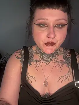 InkMaleficent online show from April 14, 2:39 pm