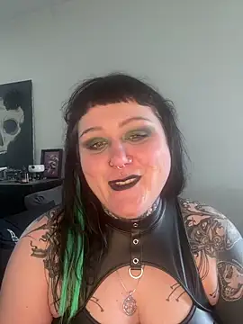 InkMaleficent online show from April 19, 10:48 am