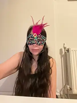 lilyums online show from June 3, 3:50 pm