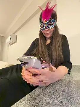 lilyums online show from April 18, 5:48 pm