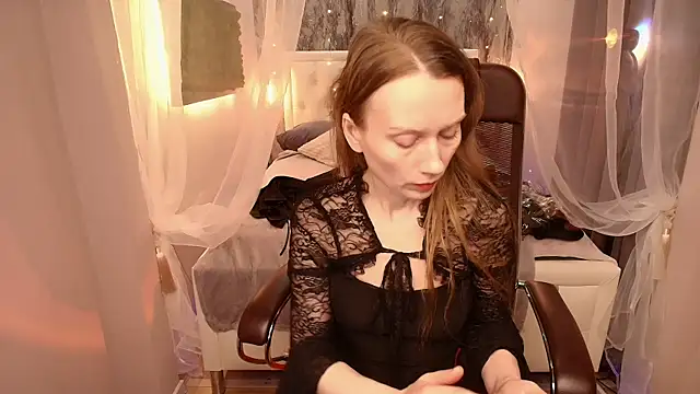 NicoleMiless online show from April 17, 12:29 pm
