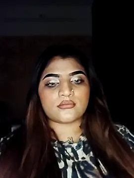 Sanaya Gil online show from April 17, 11:07 pm