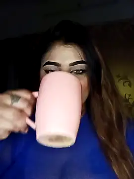 Sanaya Gil online show from April 11, 7:17 pm