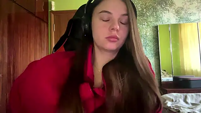 ThedaStrevell online show from April 14, 9:09 am