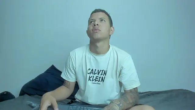 LatinsGuys2026 online show from April 18, 11:13 am