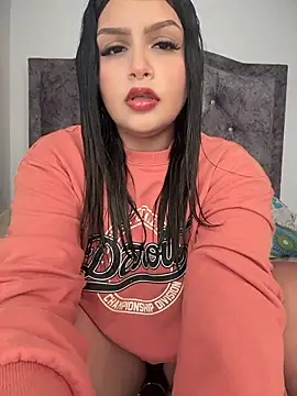 kloe sexxys online show from April 8, 8:00 pm