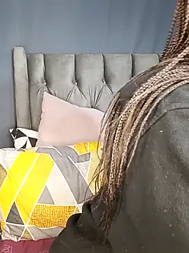 Cybil Hearts online show from April 13, 2:40 pm