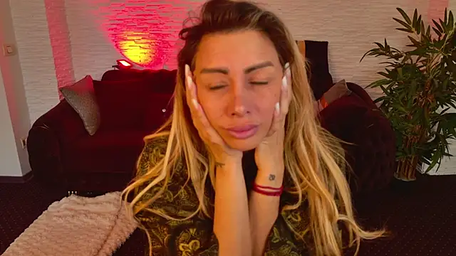 AngelWooW online show from April 23, 5:37 am