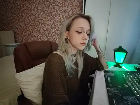 StijenaHunt online show from April 11, 1:48 pm