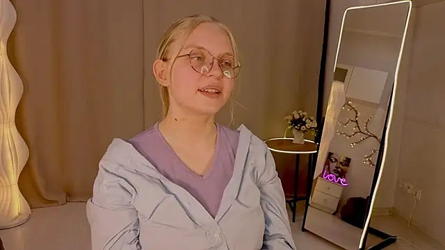 AlicaCohill online show from April 15, 7:58 pm