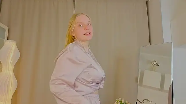 AlicaCohill online show from April 18, 7:58 pm