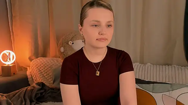 LorriMonz online show from April 16, 1:28 am