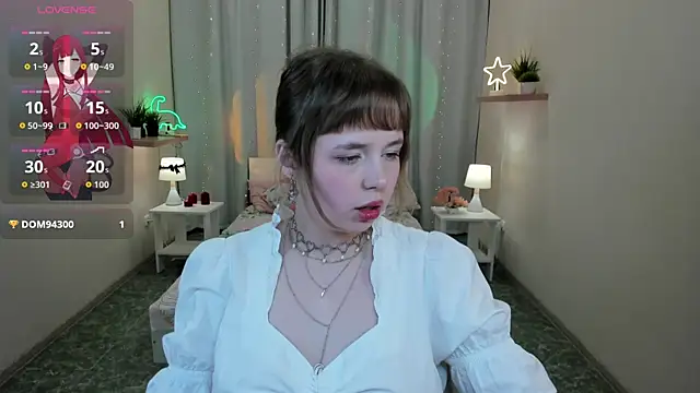 LeonaHicks online show from April 9, 6:41 am