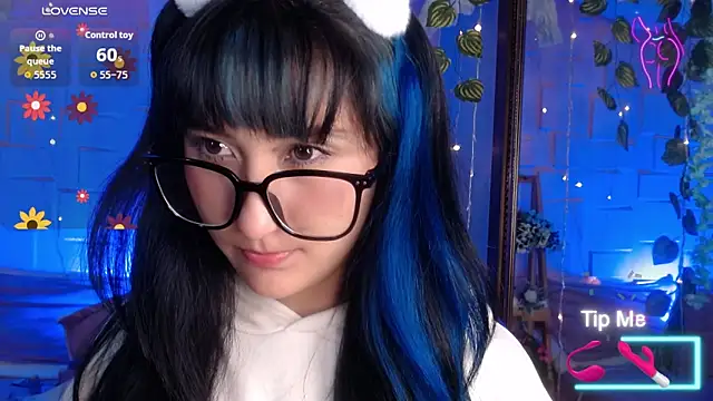 eyes moonn online show from April 22, 3:36 am