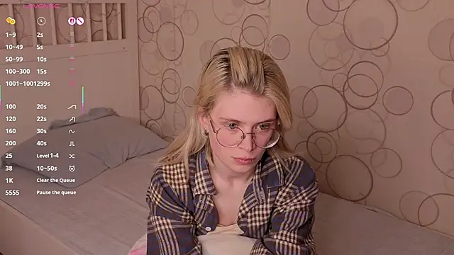 CarleySuski online show from April 15, 5:08 am