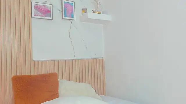 Sami Loveee  online show from April 15, 9:37 pm