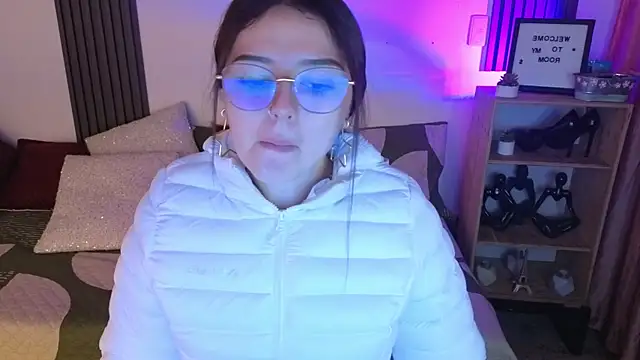 Evelyn Liss online show from April 17, 12:40 pm