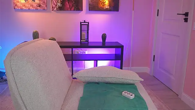 OlyviaDelight online show from March 26, 8:54 pm