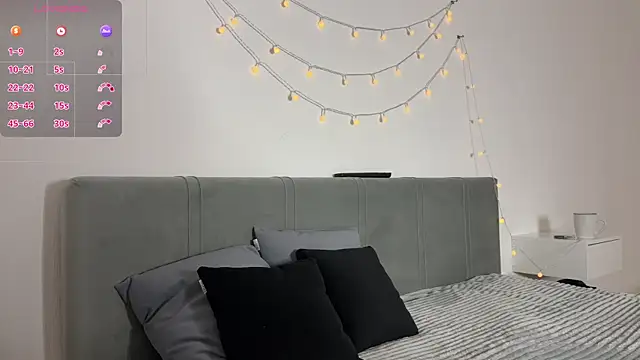 meowchaa online show from April 19, 5:13 pm