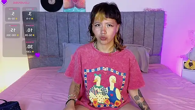 Luna Blooms online show from April 12, 12:30 pm