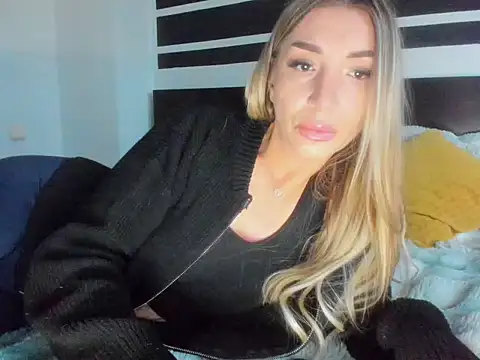 CyraVelvet14 online show from April 18, 4:20 pm