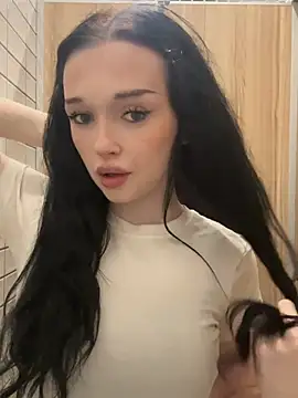 Flora Ray online show from April 15, 2:39 pm