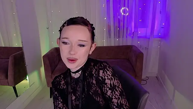 Flora Ray online show from March 27, 1:45 pm