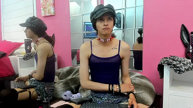 vannellope roberts online show from April 2, 1:08 pm