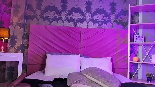  mykinkydoll  online show from April 5, 1:15 am