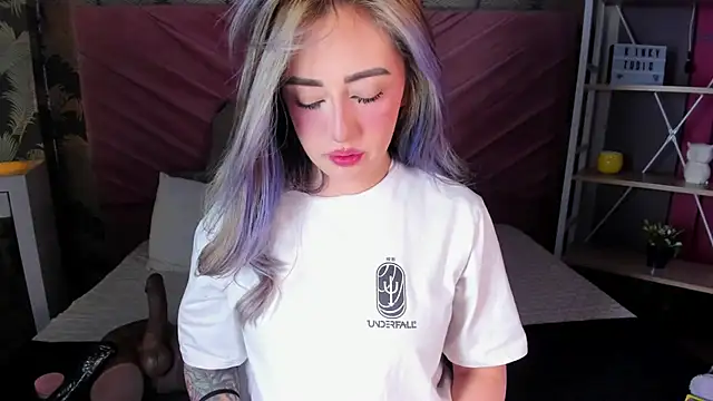  mykinkydoll  online show from April 16, 9:14 pm