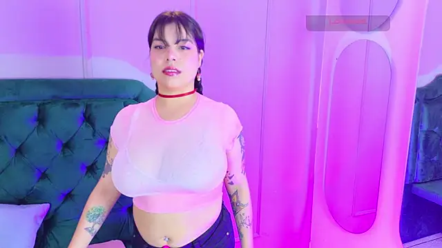 lilyrouses online show from April 16, 7:46 pm