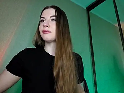 EvaansSmith online show from April 29, 4:42 pm