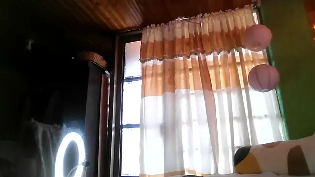 SusanCortez  online show from April 18, 7:40 pm