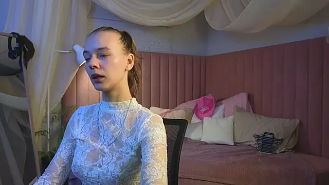 emma chaser online show from April 9, 6:19 am