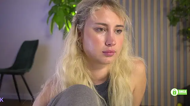  Kateline  online show from April 13, 4:19 pm