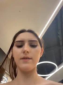 AnitaFly online show from April 3, 1:42 pm