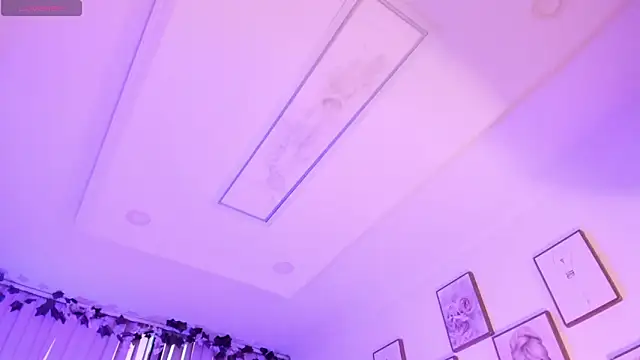 emilydolly  online show from April 18, 11:24 am