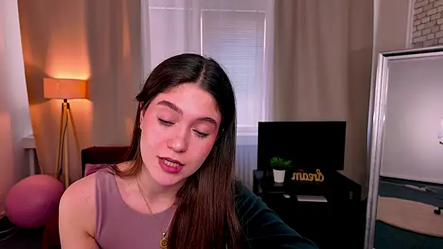 SunnyBloss online show from April 8, 2:30 pm