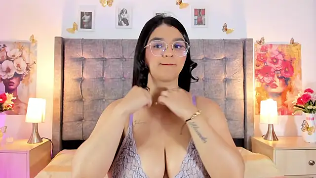 SamantaAristizabal2 online show from April 11, 11:03 am